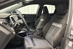 harmaa Audi Q4 e-tron 2022 kuva 17.