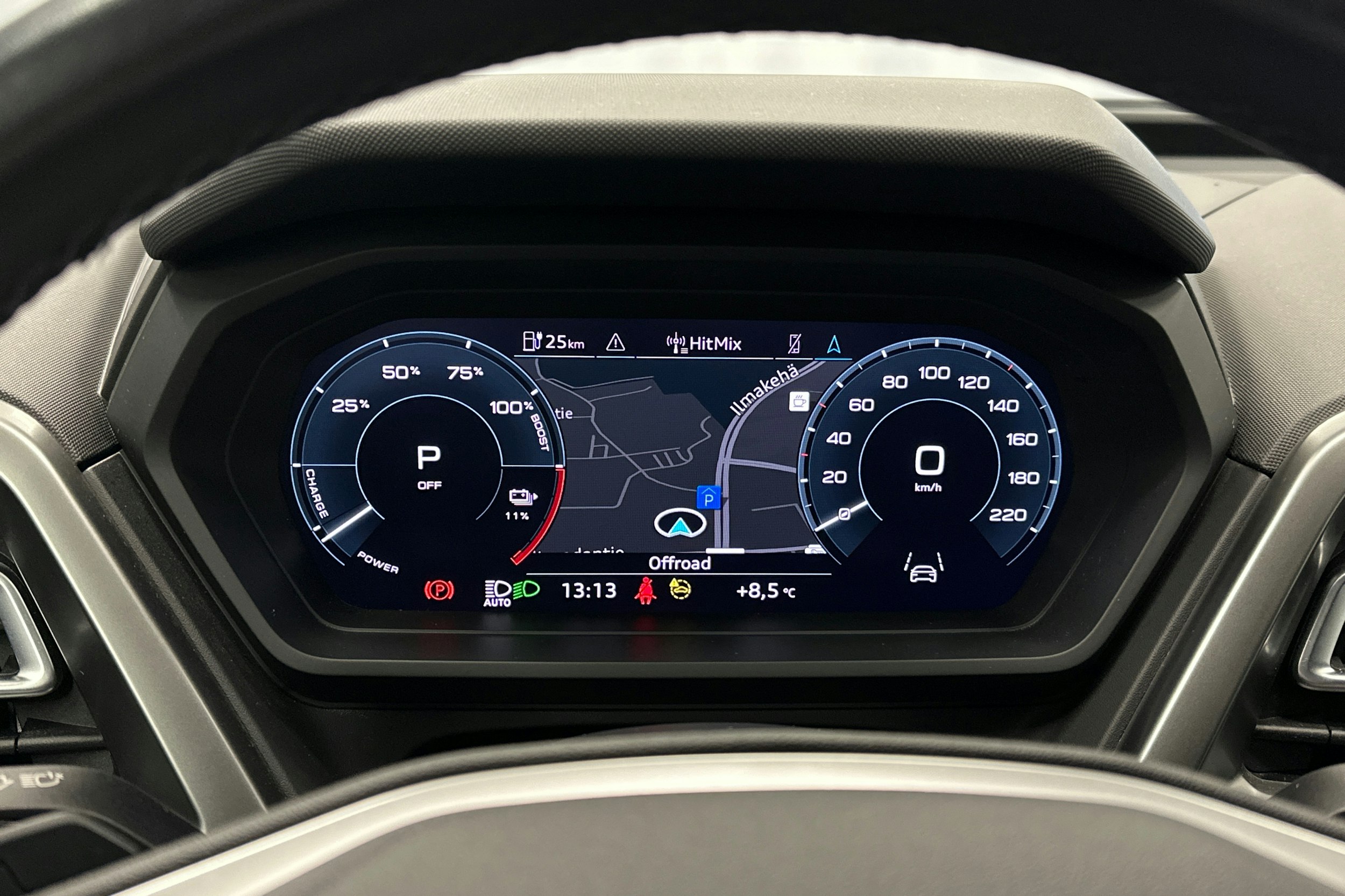 harmaa Audi Q4 e-tron 2022 kuva 23.