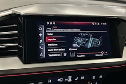 harmaa Audi Q4 e-tron 2022 kuva 29.