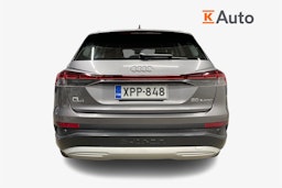 harmaa Audi Q4 e-tron 2022 kuva 6.