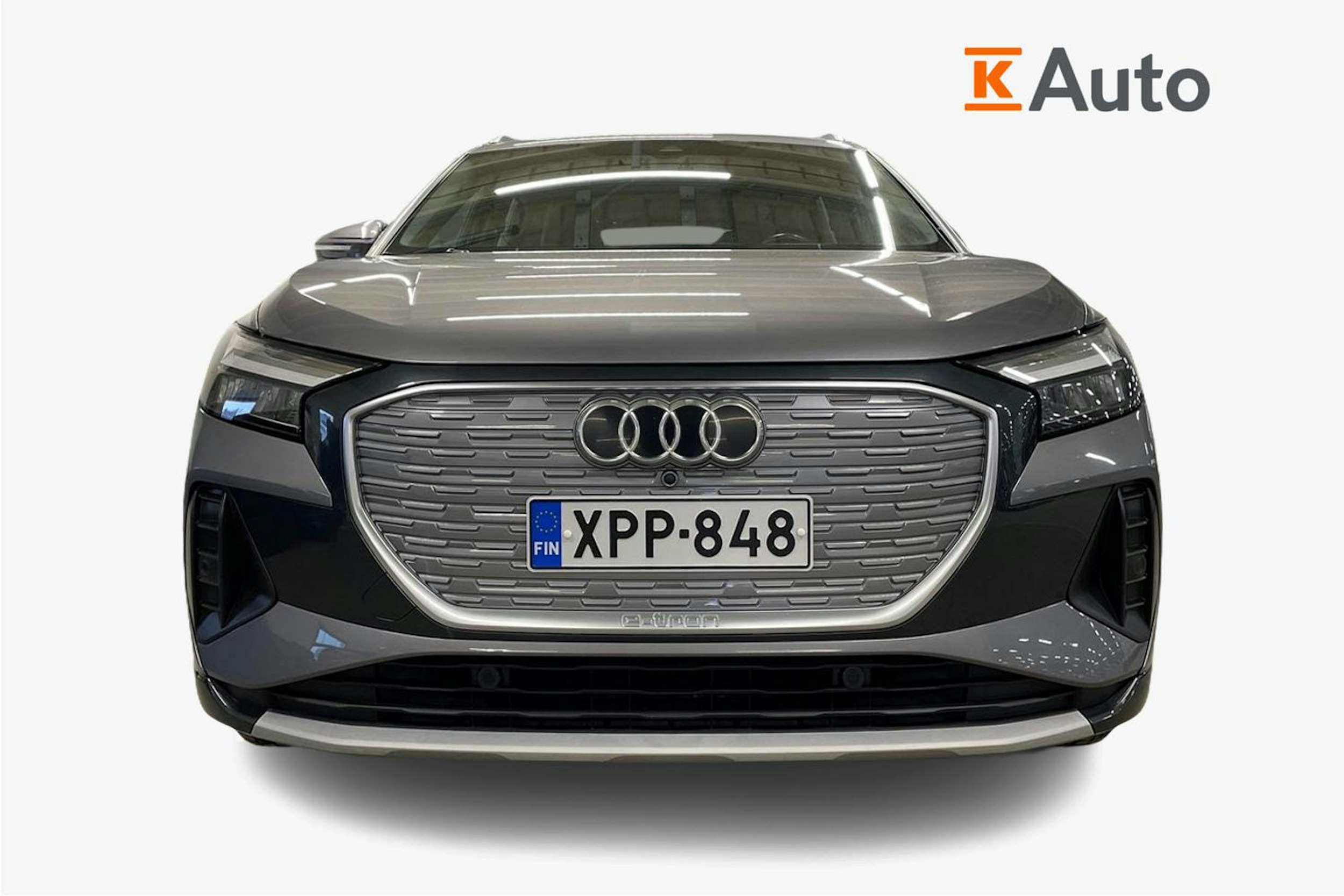 harmaa Audi Q4 e-tron 2022 kuva 8.