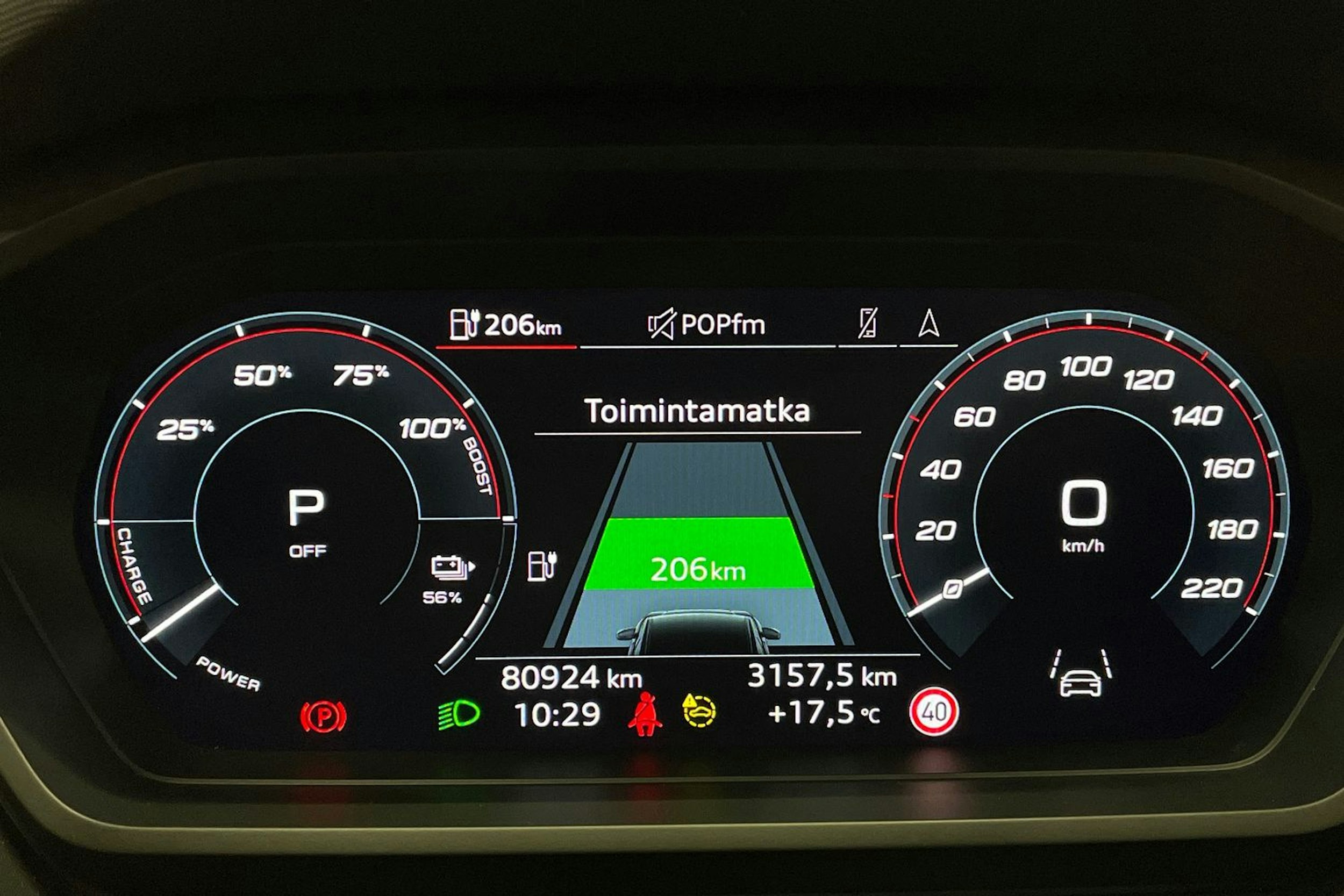 harmaa Audi Q4 e-tron 2022 kuva 19.