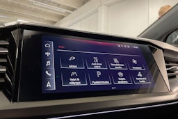 harmaa Audi Q4 e-tron 2022 kuva 24.