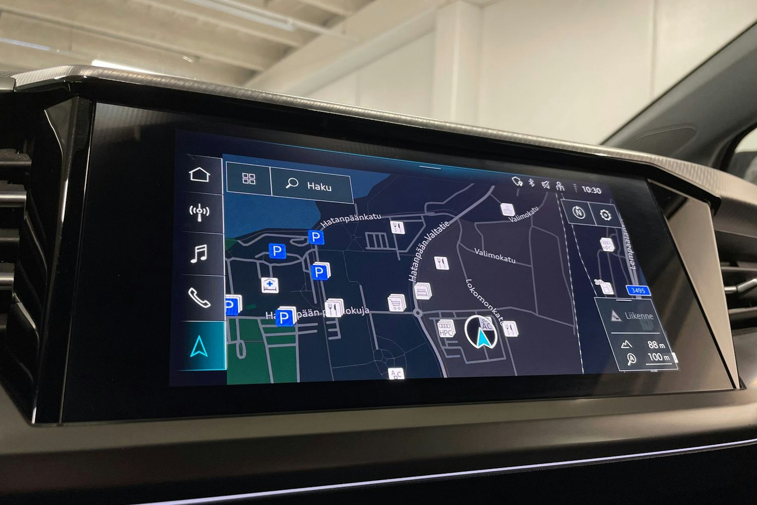 harmaa Audi Q4 e-tron 2022 kuva 25.