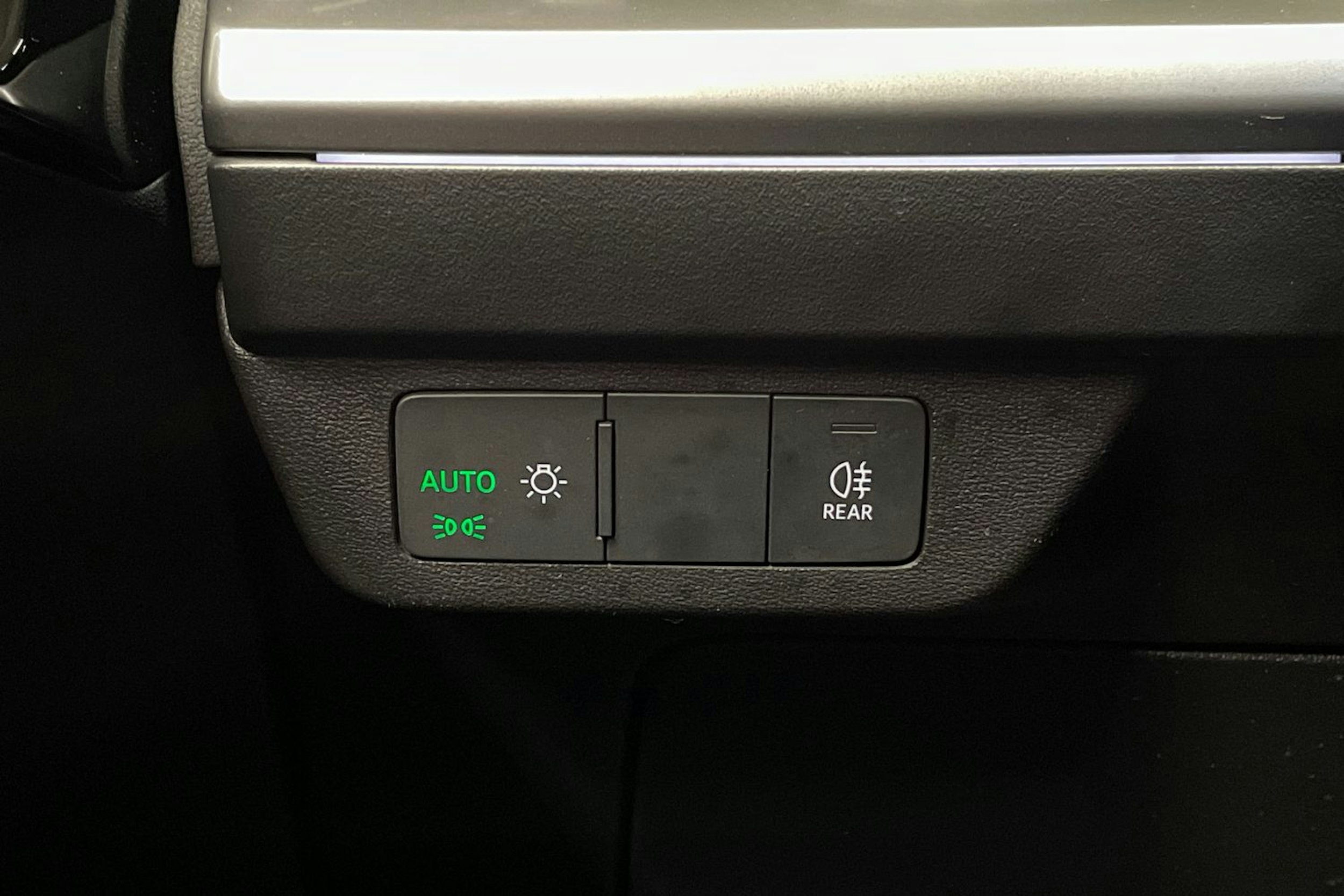 harmaa Audi Q4 e-tron 2022 kuva 28.