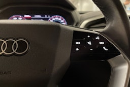 harmaa Audi Q4 e-tron 2022 kuva 30.