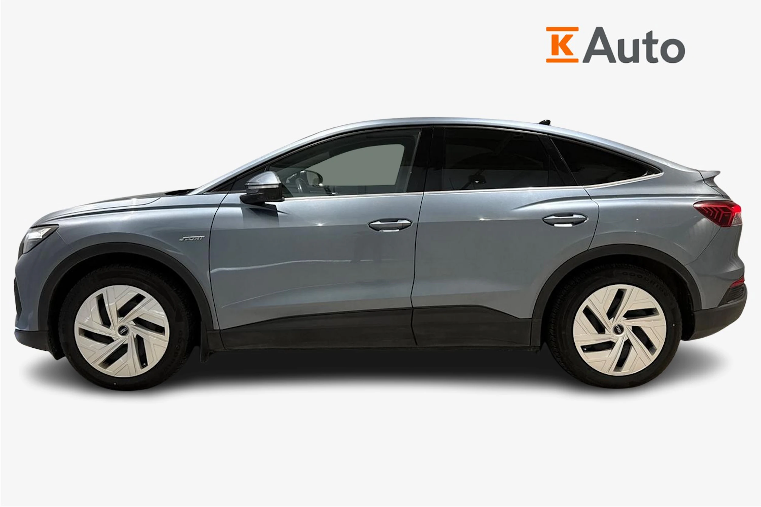 harmaa Audi Q4 e-tron 2022 kuva 5.