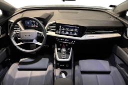 harmaa Audi Q4 e-tron 2022 kuva 7.