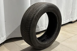 harmaa Audi Q4 e-tron 2022 kuva 11.