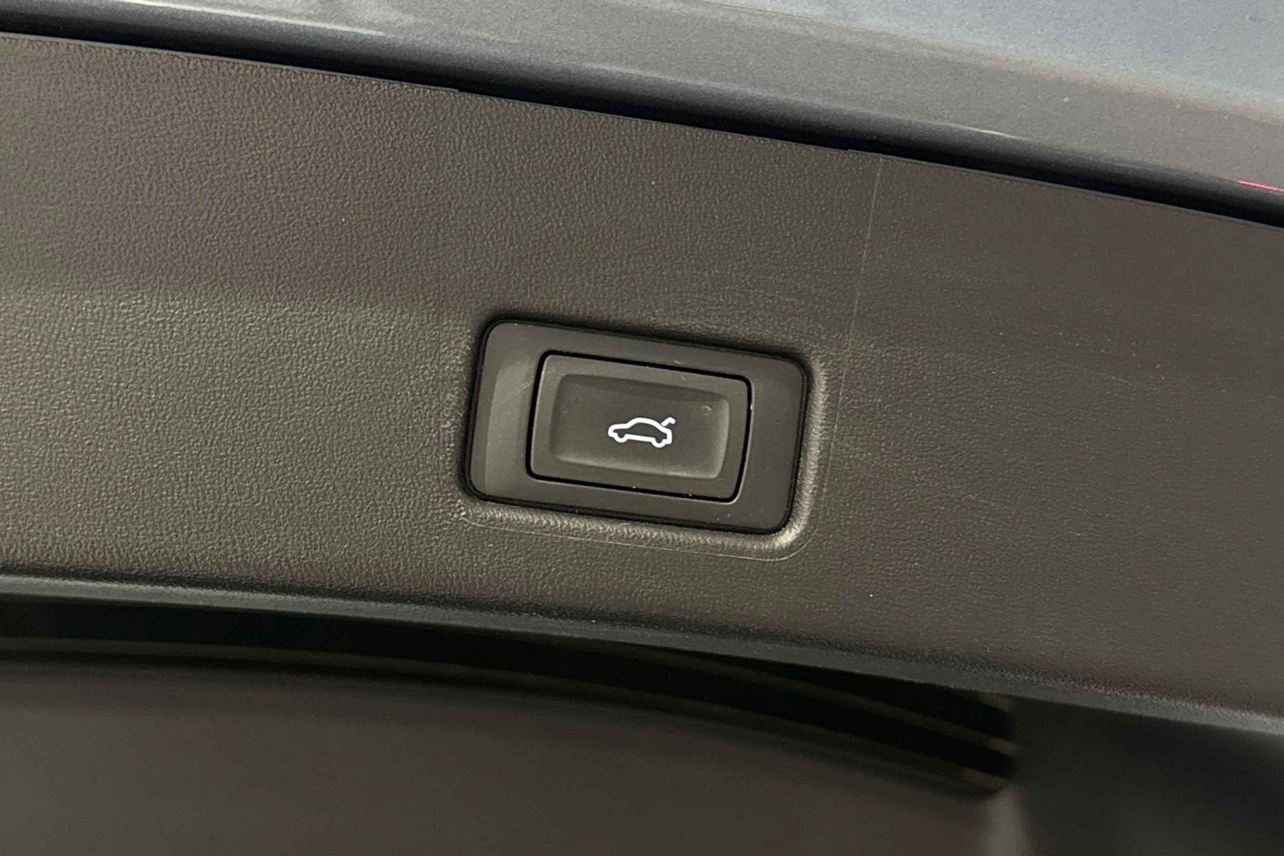 harmaa Audi Q4 e-tron 2022 kuva 13.