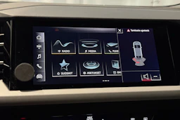 harmaa Audi Q4 e-tron 2022 kuva 17.