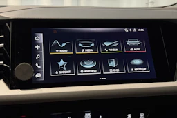 harmaa Audi Q4 e-tron 2022 kuva 18.