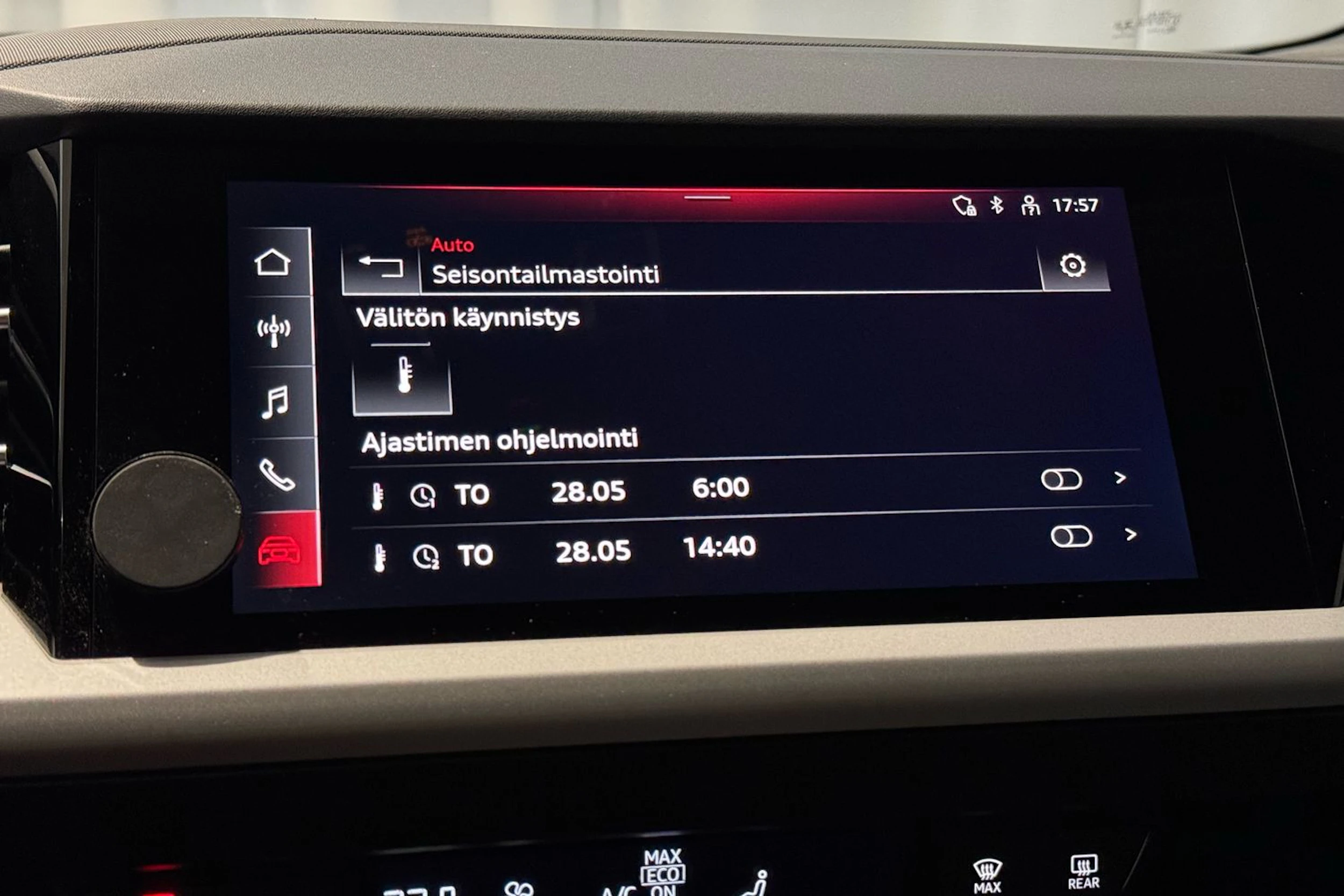 harmaa Audi Q4 e-tron 2022 kuva 19.