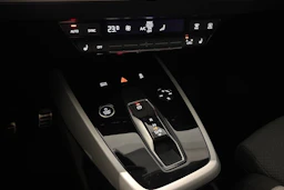 harmaa Audi Q4 e-tron 2022 kuva 25.