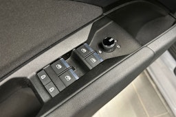 harmaa Audi Q4 e-tron 2022 kuva 17.