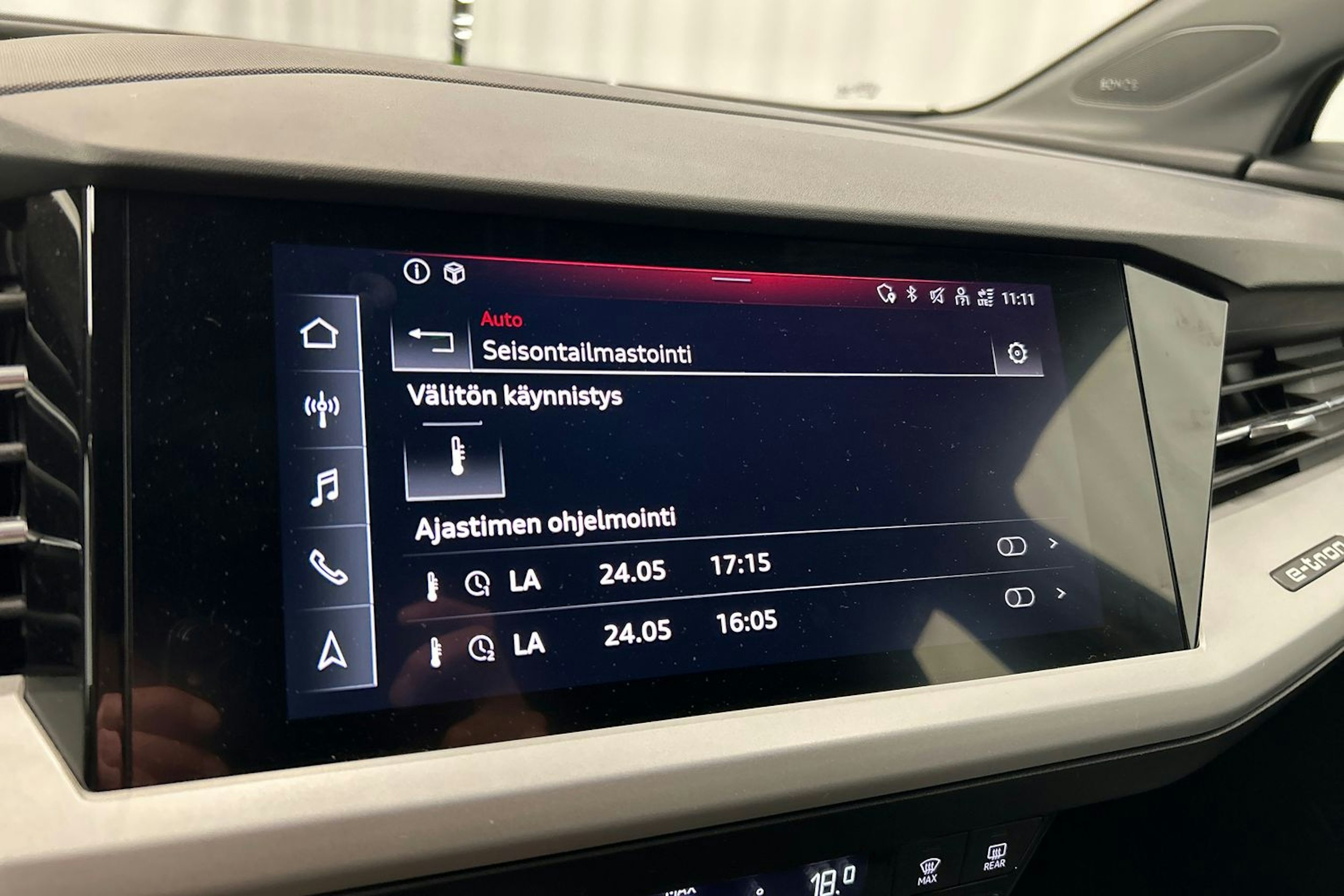 harmaa Audi Q4 e-tron 2022 kuva 23.