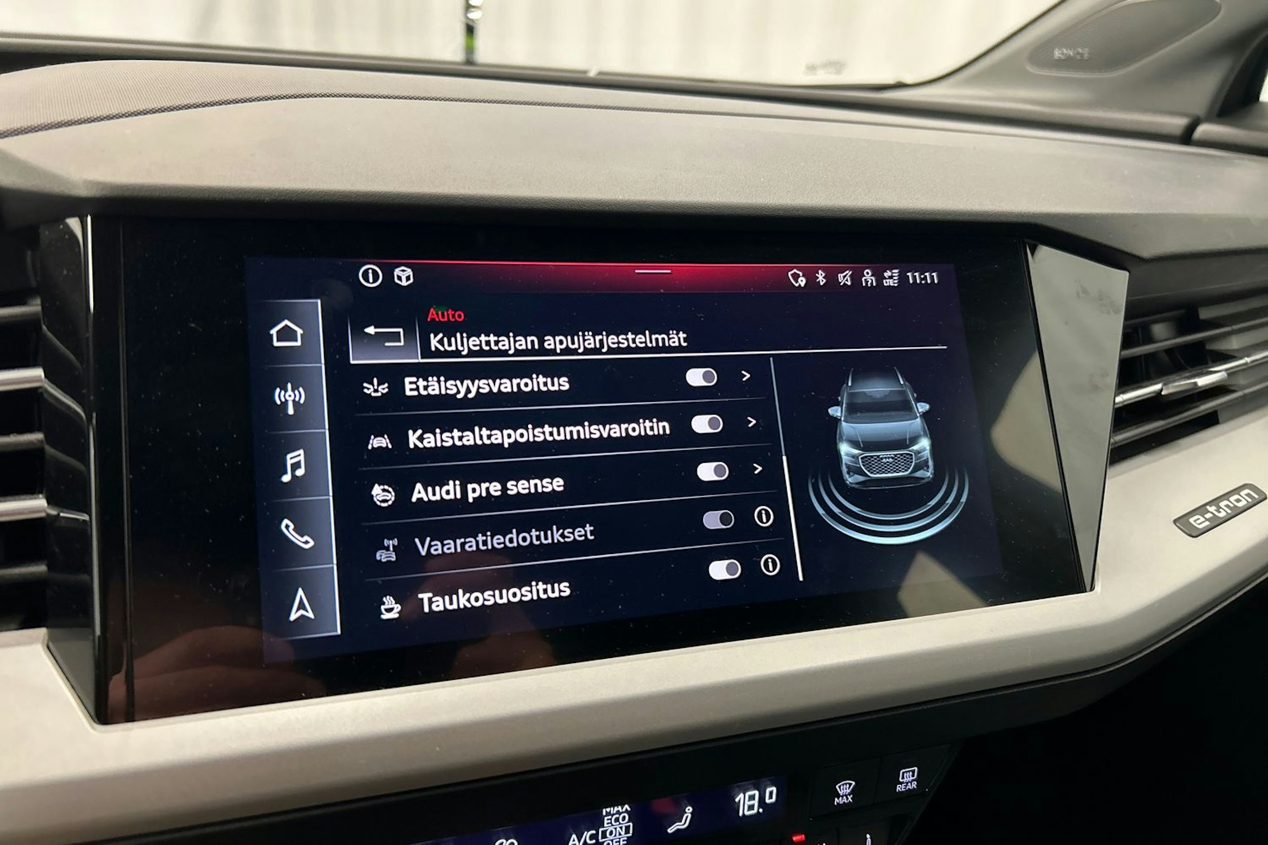 harmaa Audi Q4 e-tron 2022 kuva 25.
