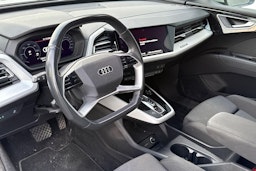 met. valkoinen Audi Q4 e-tron 2022 kuva 3.