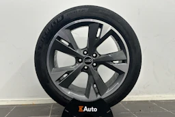 Harmaa Audi Q4 e-tron 2022 kuva 13.