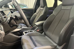 Harmaa Audi Q4 e-tron 2022 kuva 14.