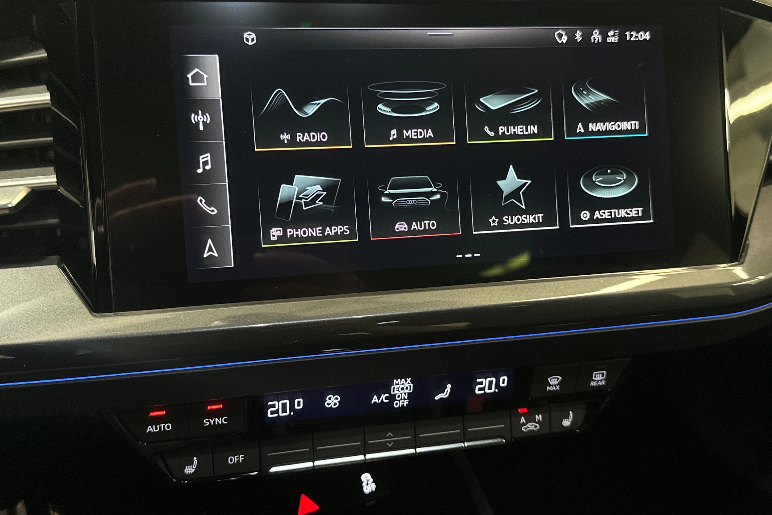 Harmaa Audi Q4 e-tron 2022 kuva 20.