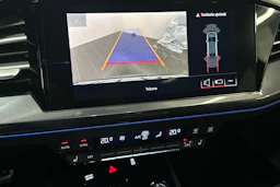 Harmaa Audi Q4 e-tron 2022 kuva 23.