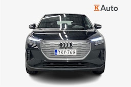 musta Audi Q4 e-tron 2022 kuva 5.