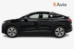 musta Audi Q4 e-tron 2022 kuva 6.
