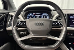 musta Audi Q4 e-tron 2022 kuva 19.