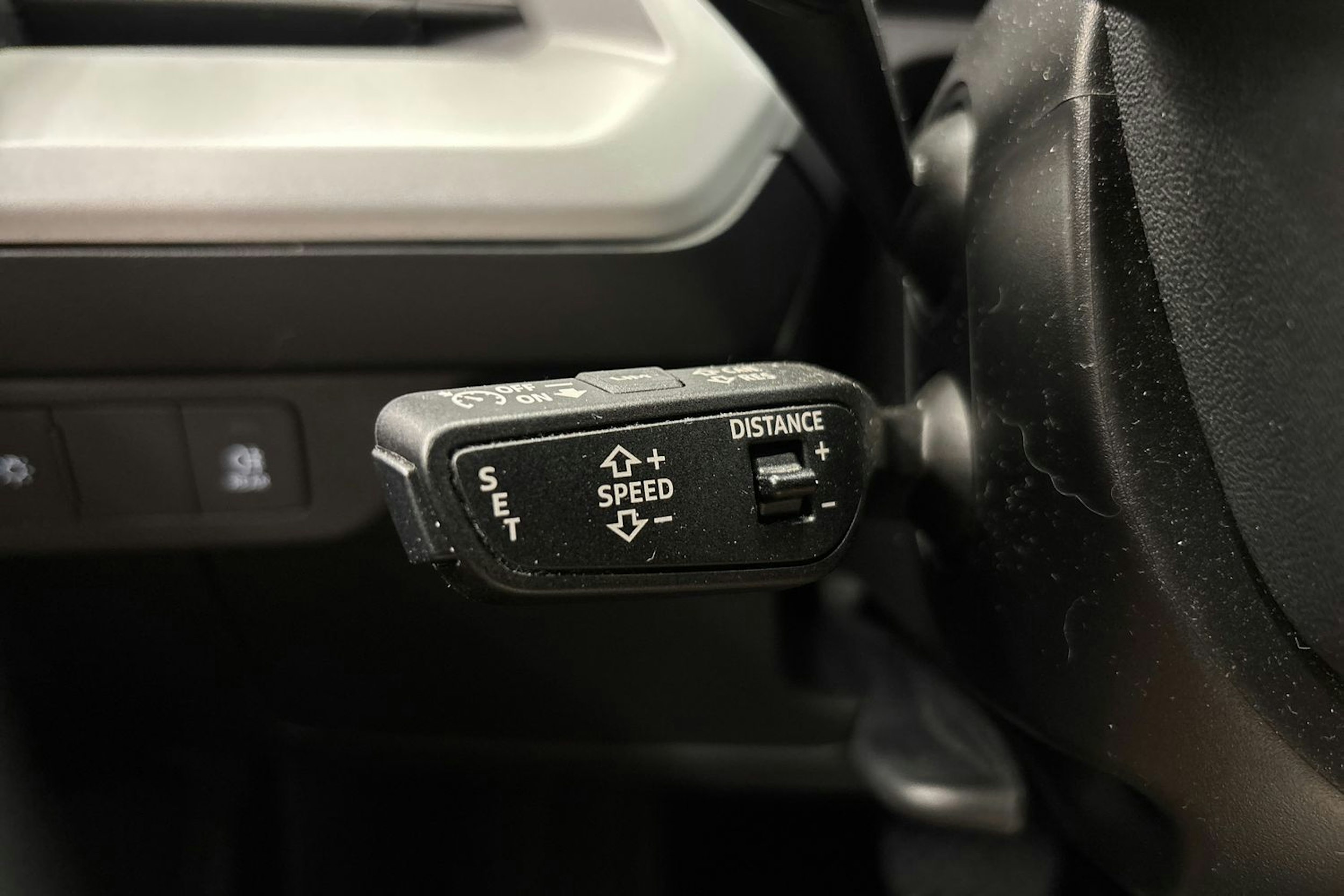 musta Audi Q4 e-tron 2022 kuva 22.