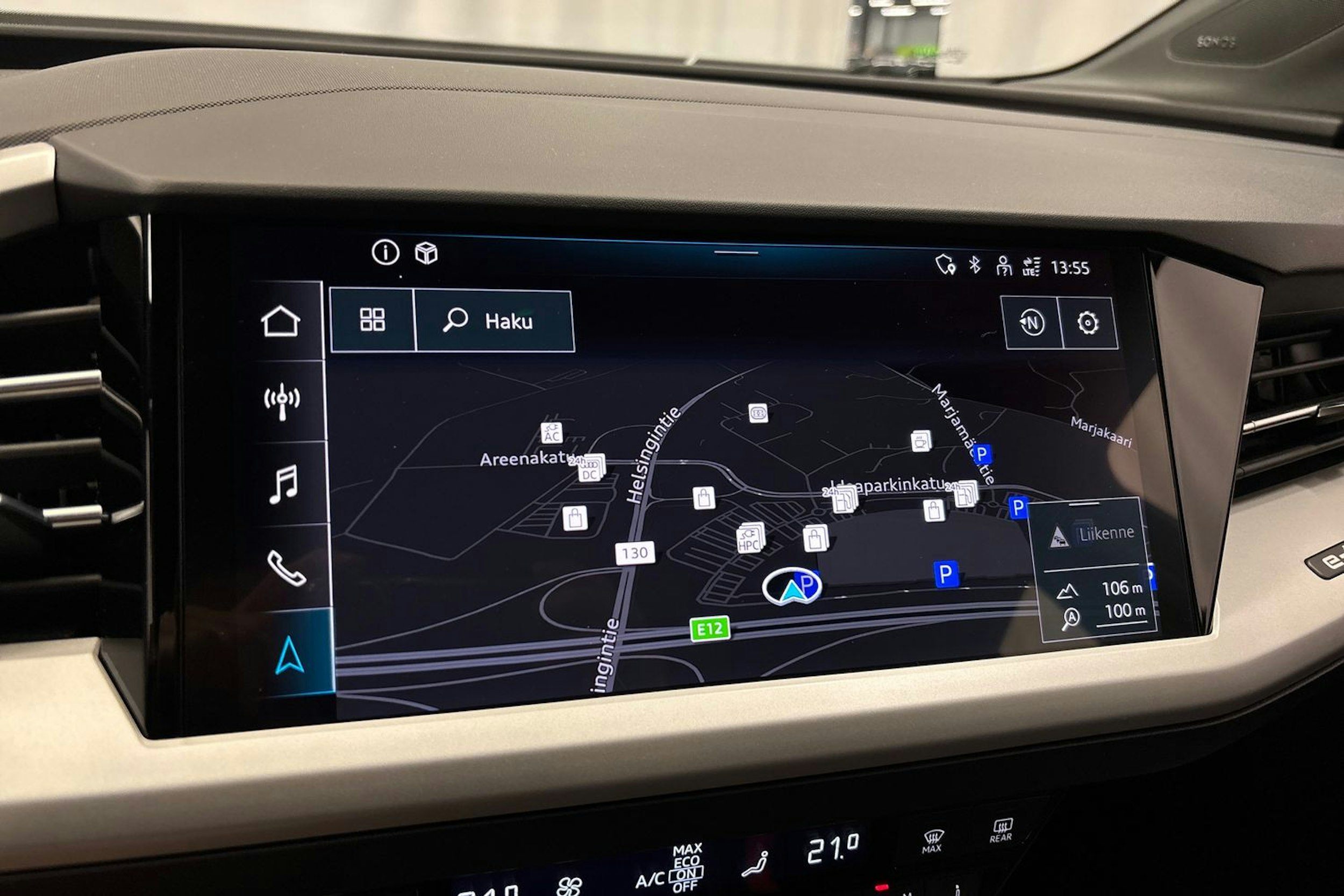 musta Audi Q4 e-tron 2022 kuva 25.