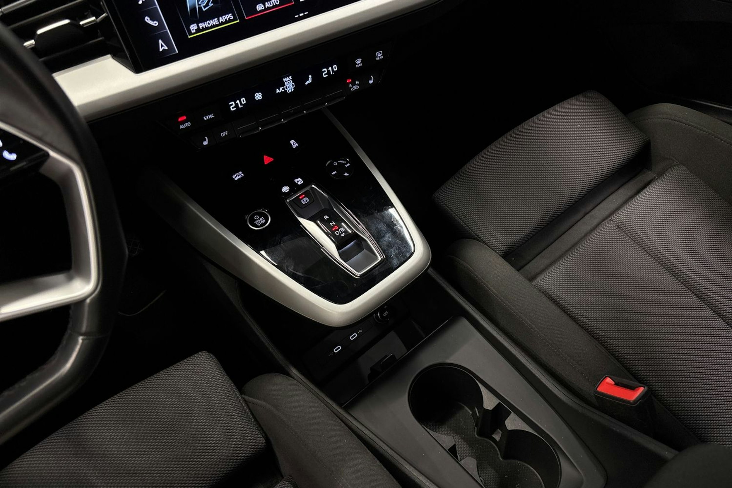 musta Audi Q4 e-tron 2022 kuva 29.