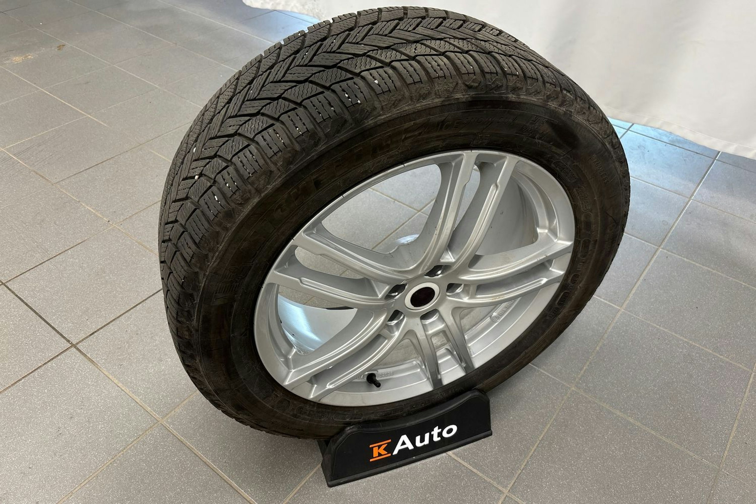 musta Audi Q4 e-tron 2022 kuva 31.