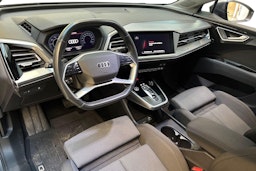 harmaa Audi Q4 e-tron 2022 kuva 7.