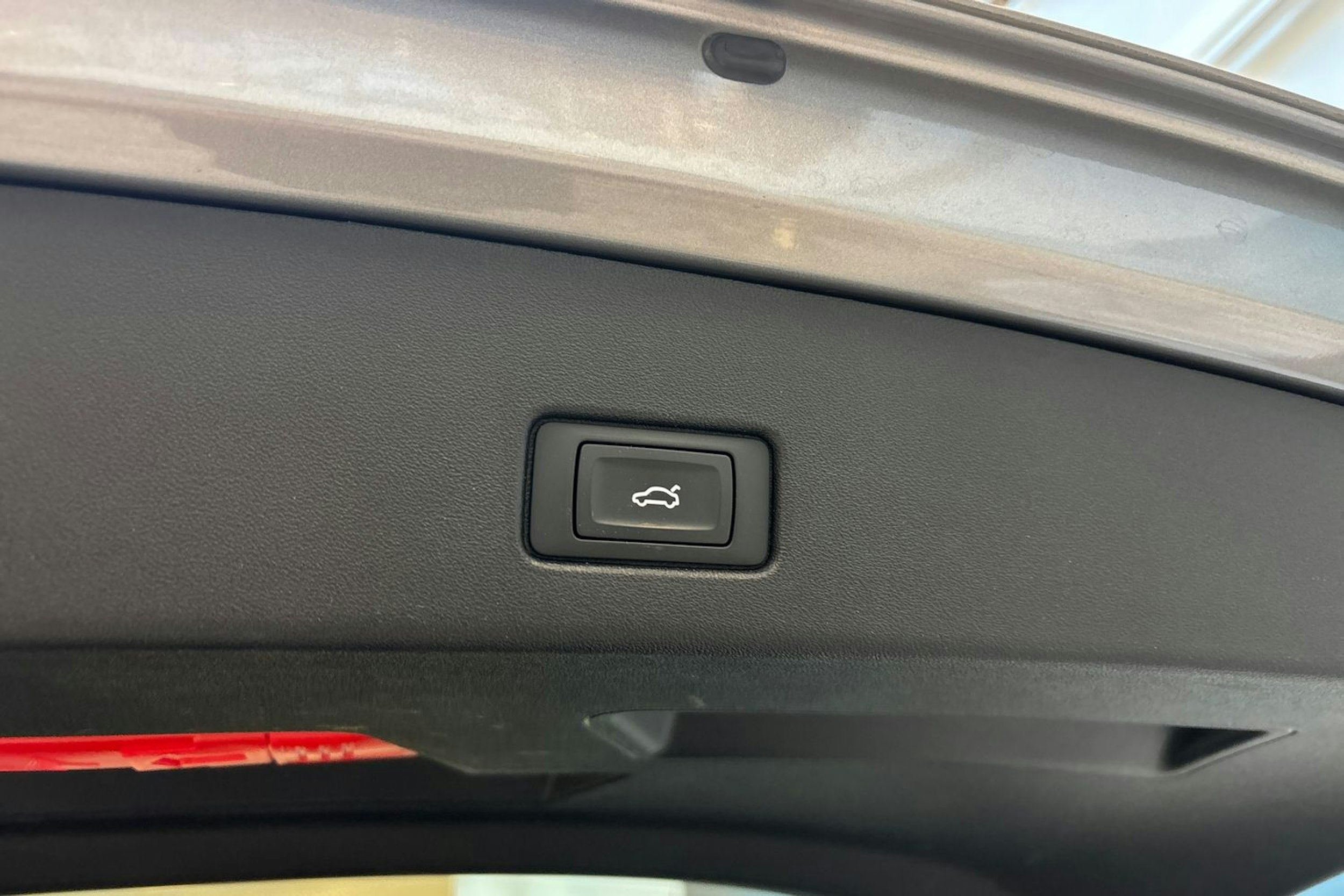 harmaa Audi Q4 e-tron 2022 kuva 15.