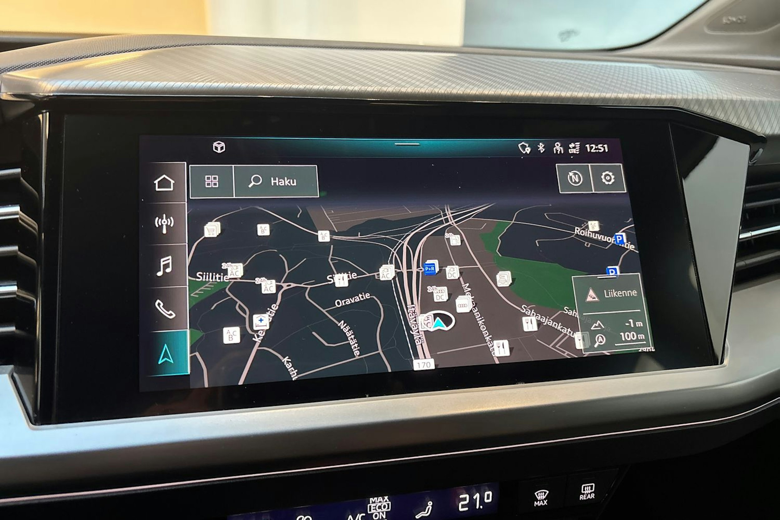 harmaa Audi Q4 e-tron 2022 kuva 24.