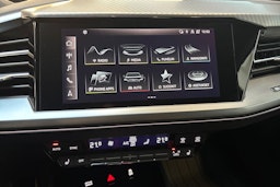 harmaa Audi Q4 e-tron 2022 kuva 25.