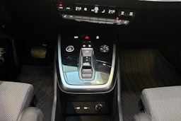 harmaa Audi Q4 e-tron 2022 kuva 26.