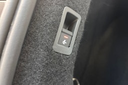 harmaa Audi Q4 e-tron 2022 kuva 29.