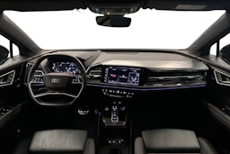 harmaa Audi Q4 e-tron 2022 kuva 7.