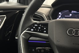 harmaa Audi Q4 e-tron 2022 kuva 16.