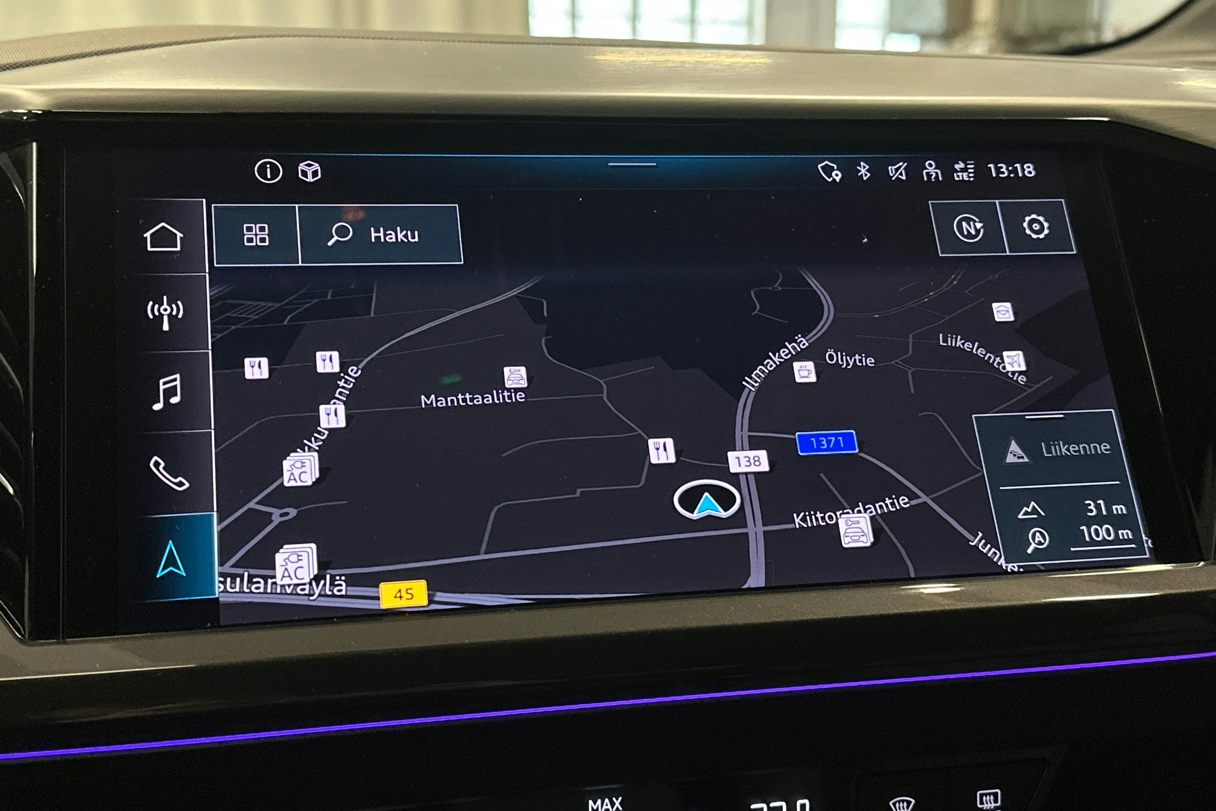 harmaa Audi Q4 e-tron 2022 kuva 21.