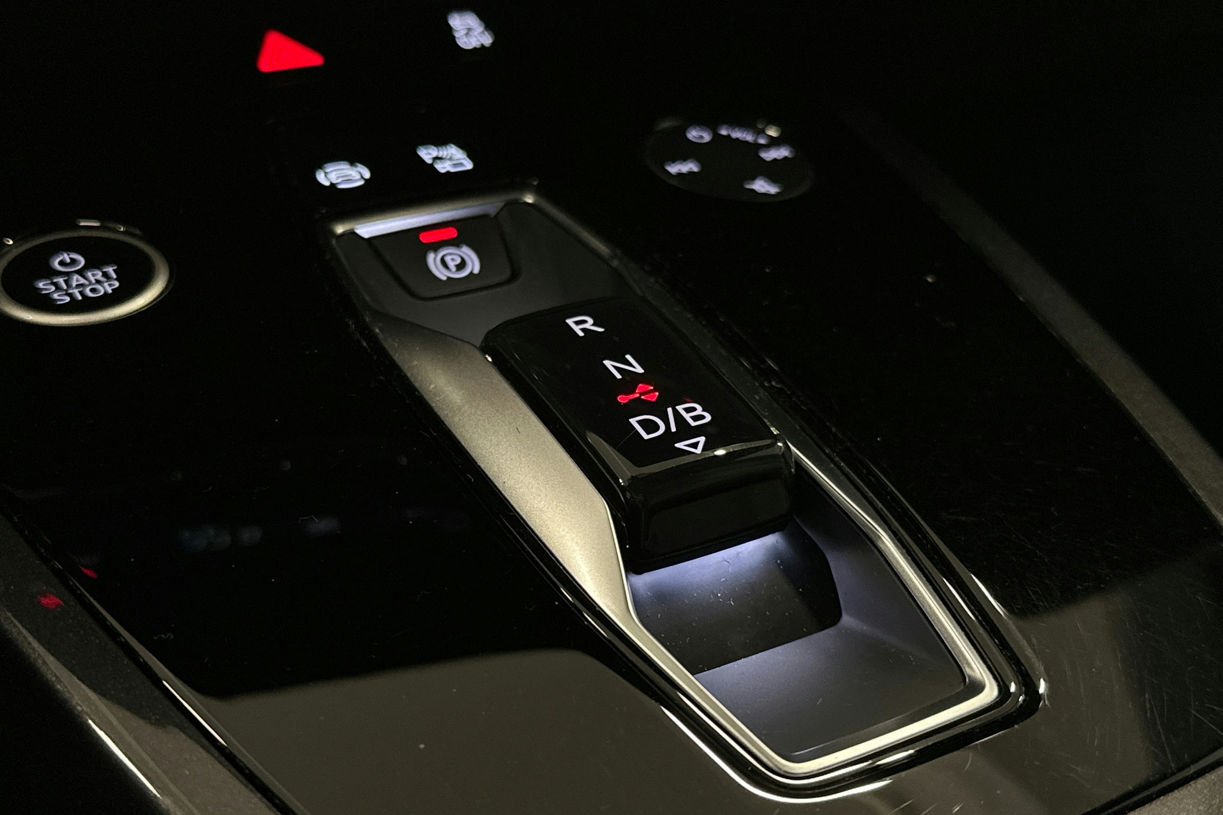 harmaa Audi Q4 e-tron 2022 kuva 29.