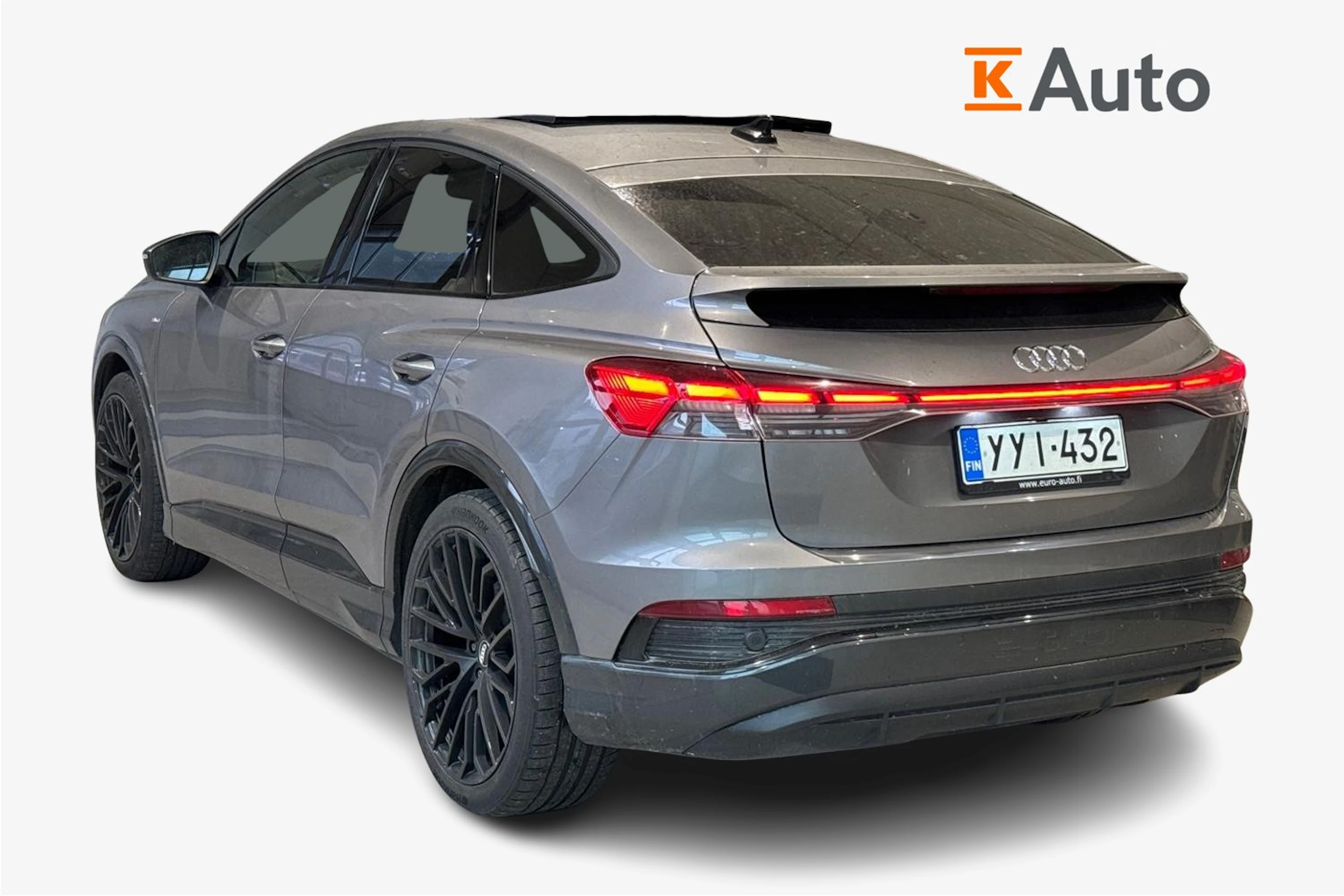 harmaa Audi Q4 e-tron 2022 kuva 2.