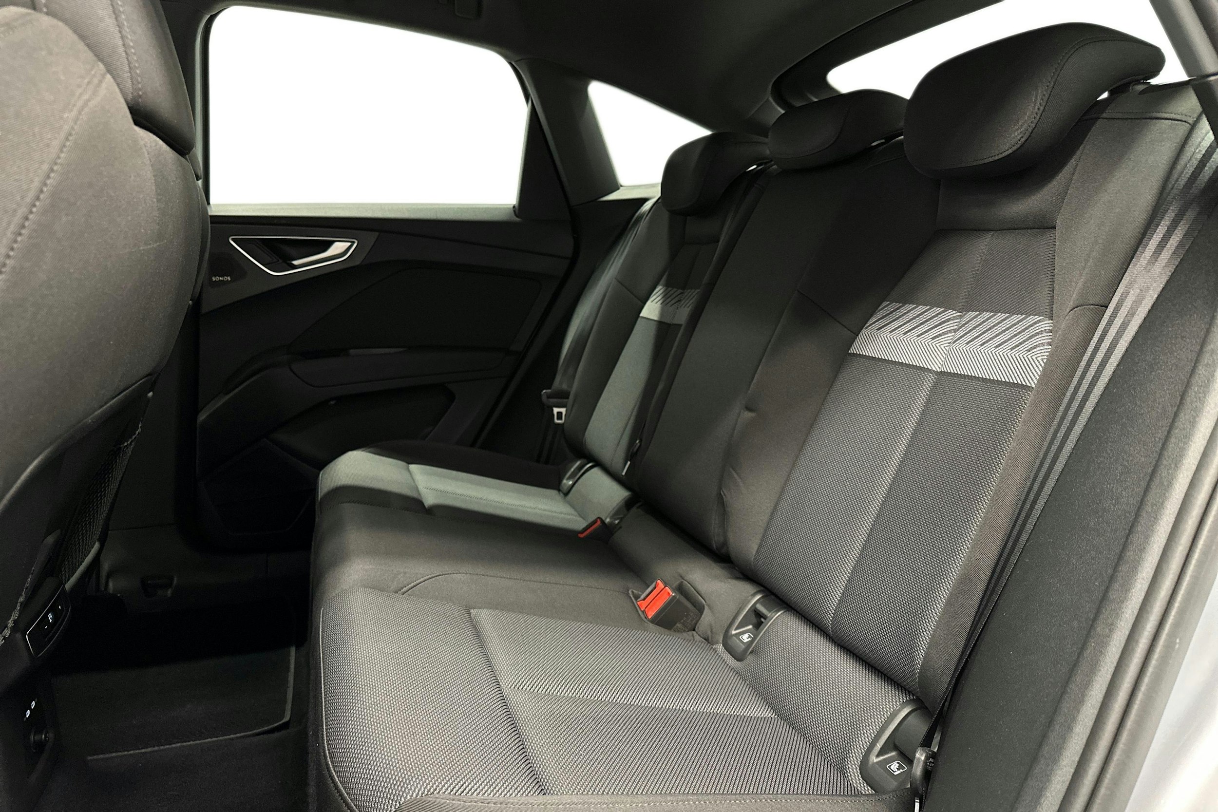 hopea Audi Q4 e-tron 2022 kuva 10.