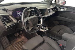 valkoinen Audi Q4 e-tron 2022 kuva 3.