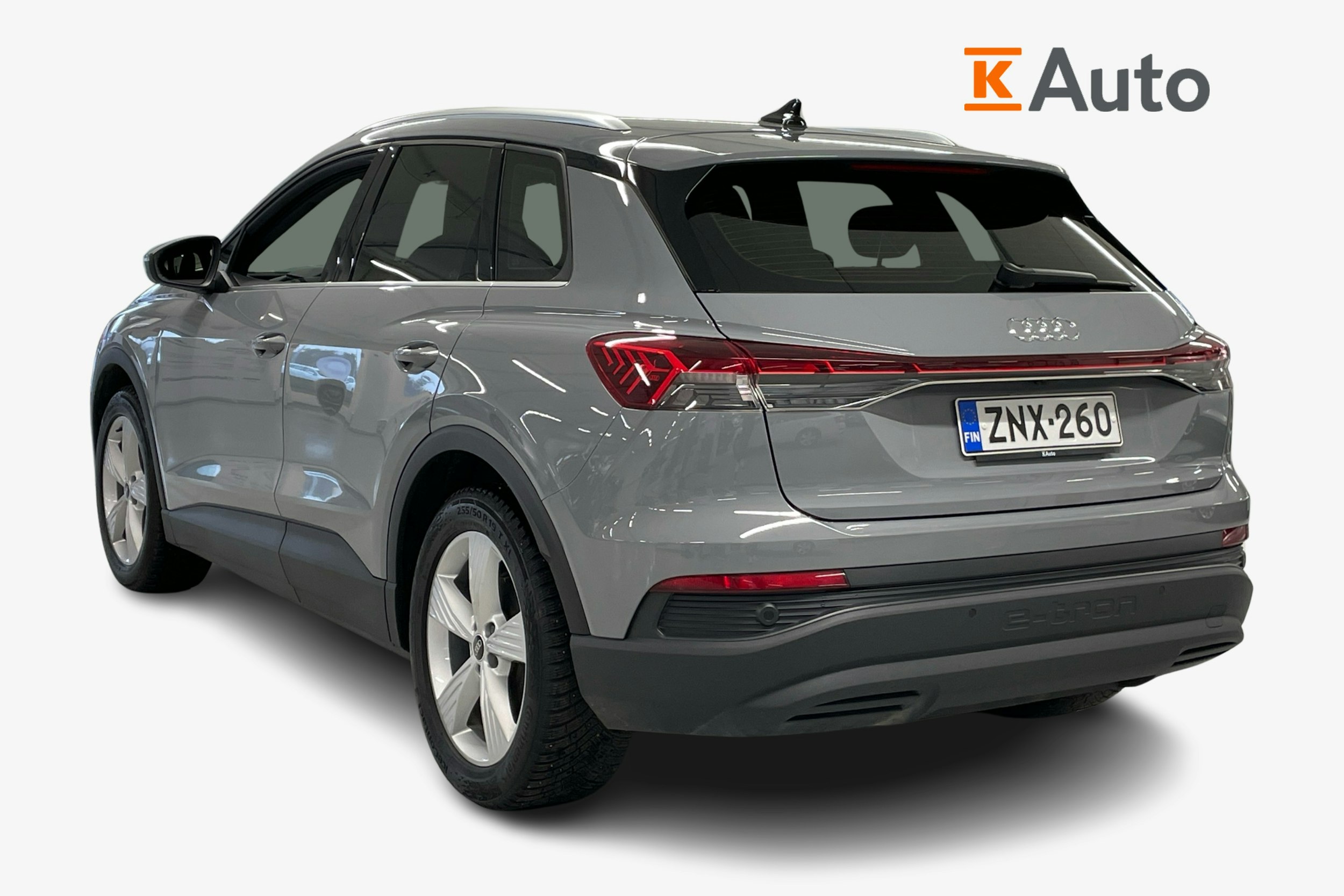 harmaa Audi Q4 e-tron 2022 kuva 2.