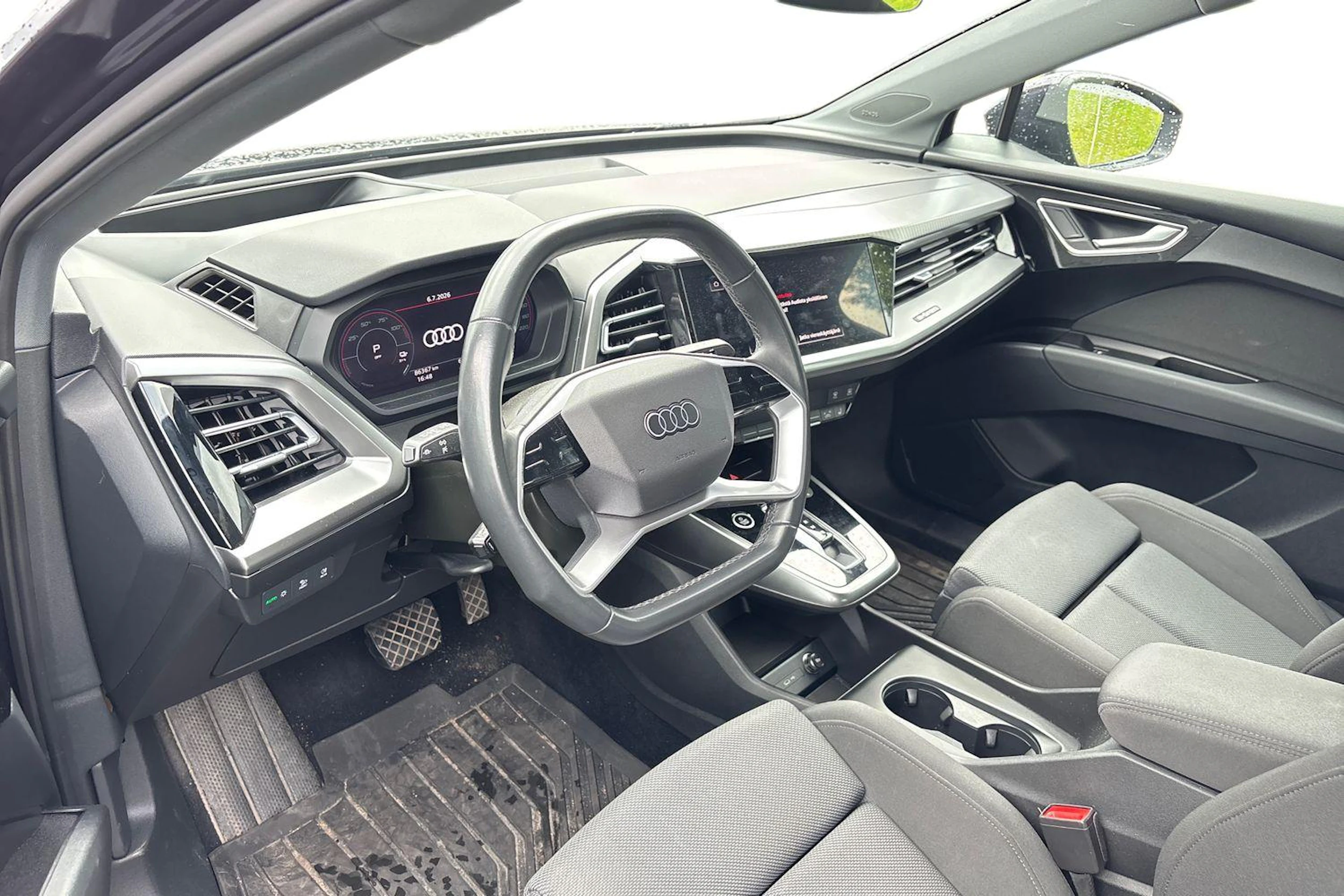 met. vihreä Audi Q4 e-tron 2022 kuva 3.