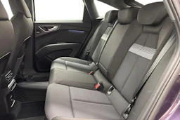 met. vihreä Audi Q4 e-tron 2022 kuva 8.