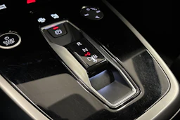 met. vihreä Audi Q4 e-tron 2022 kuva 12.